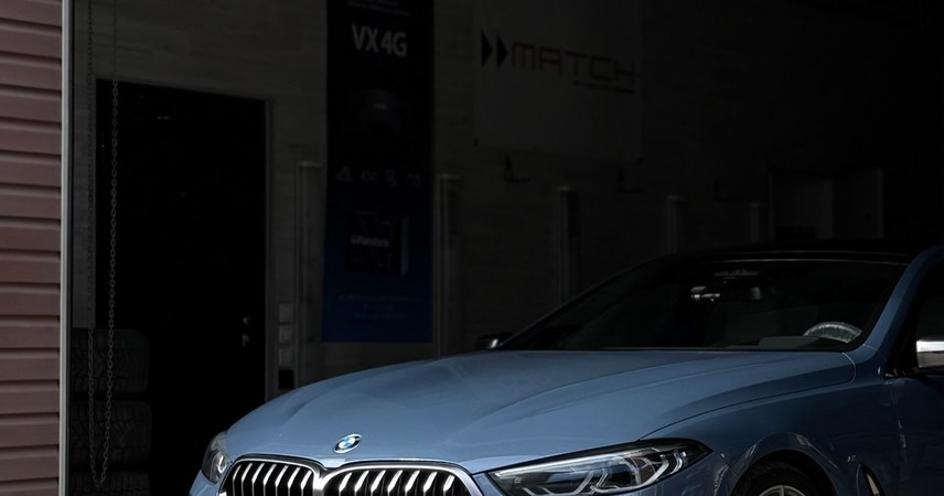 BMW 850 голубая — фото работы РефлекТОН