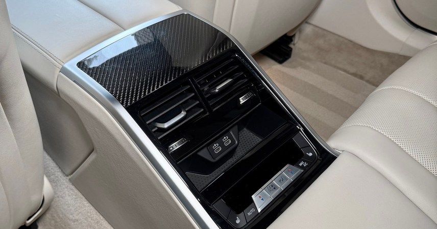 BMW 850 голубая — фото работы РефлекТОН