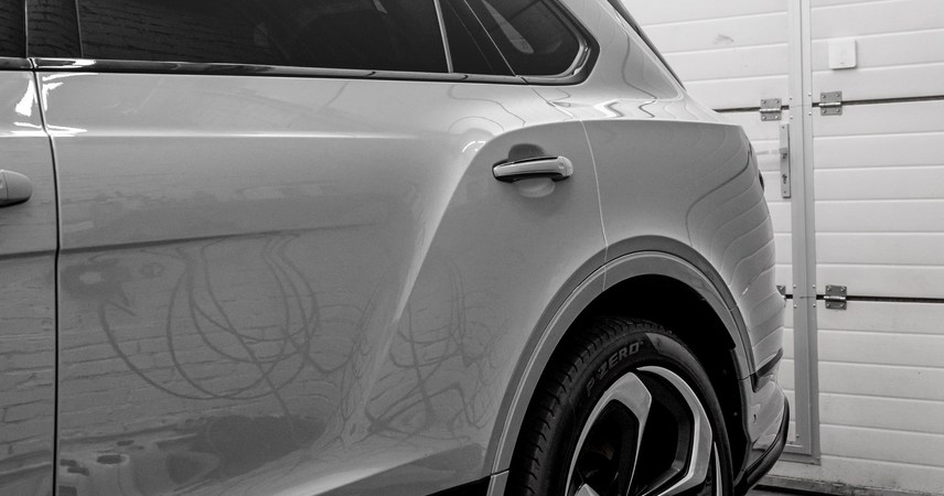 Bentley Bentayga Azure серая — фото работы РефлекТОН