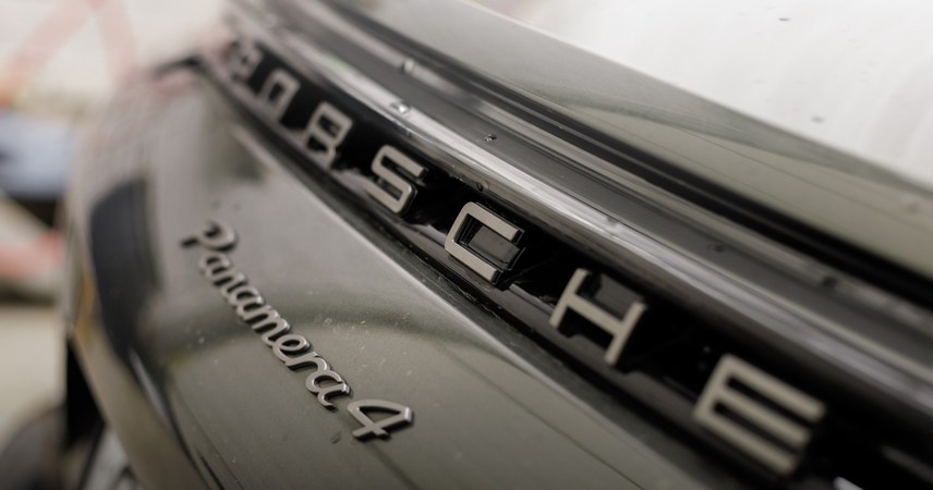 Porsche Panamera серая — фото работы РефлекТОН