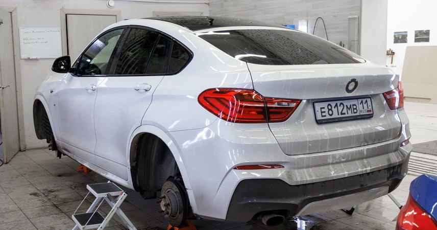 BMW X4 черная крыша — фото работы РефлекТОН
