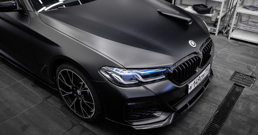 BMW 5 G30 черный мат — фото работы РефлекТОН